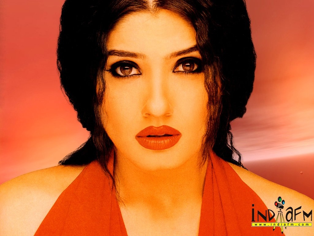 Raveena Tandon Actress HD photos,images,pics and stills-indiglamour.com  #421334