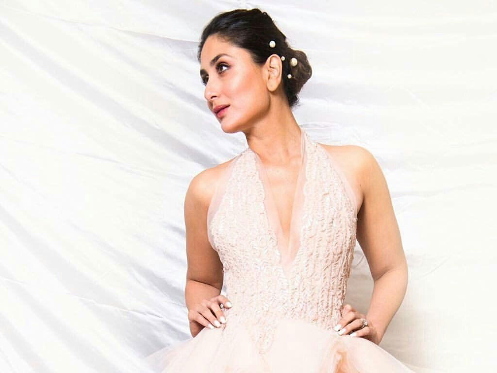 Kareena Kapoor HQ Wallpapers | Kareena Kapoor Wallpapers - 47852 - Oneindia Wallpapers Kareena Kapoor HQ Wallpapers | Kareena Kapoor Wallpapers - 47852 - Oneindia Wallpapers
