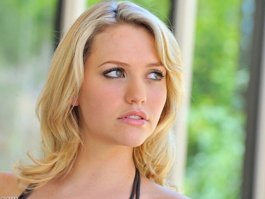 Mia Malkova HQ Wallpapers | Mia Malkova Wallpapers - 49093 - Oneindia ...