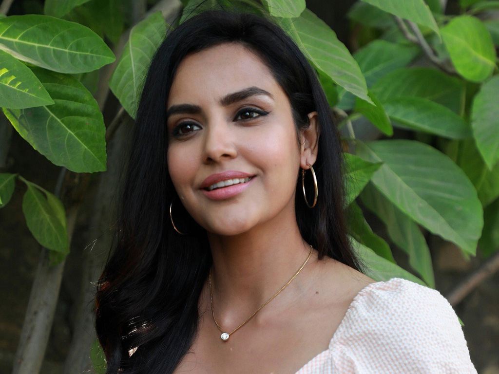 Priya Anand HQ Wallpapers | Priya Anand Wallpapers - 58953 - Oneindia ...